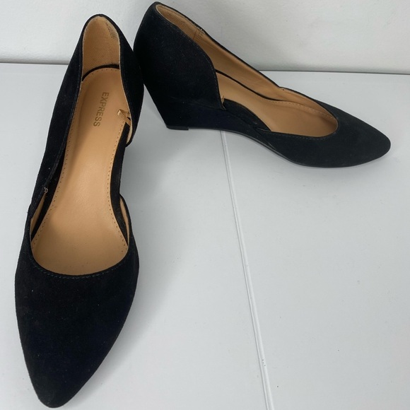 Express Shoes - Express 6 Women's Classic Black Wedges
